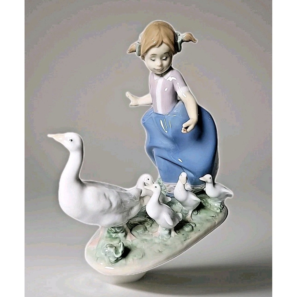 Vintage Retired Lladro 1988 "Hurry Now" Sculpture Handcrafted Porcelain Art 5503